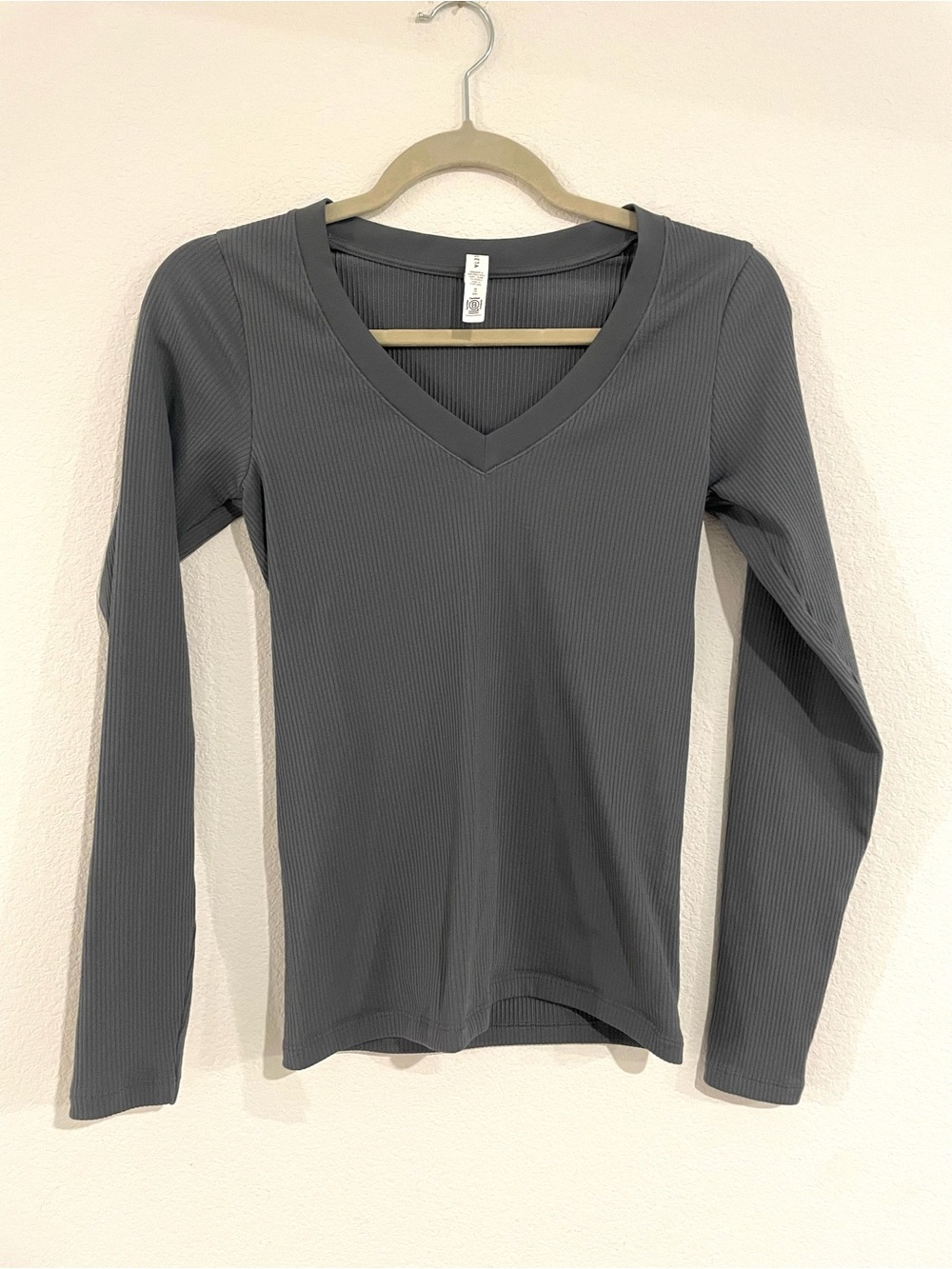 Athleta Ribbed V-Neck Long Sleeve Top XS Gray